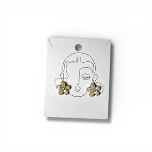 Beige/gold-toned floral stud earrings